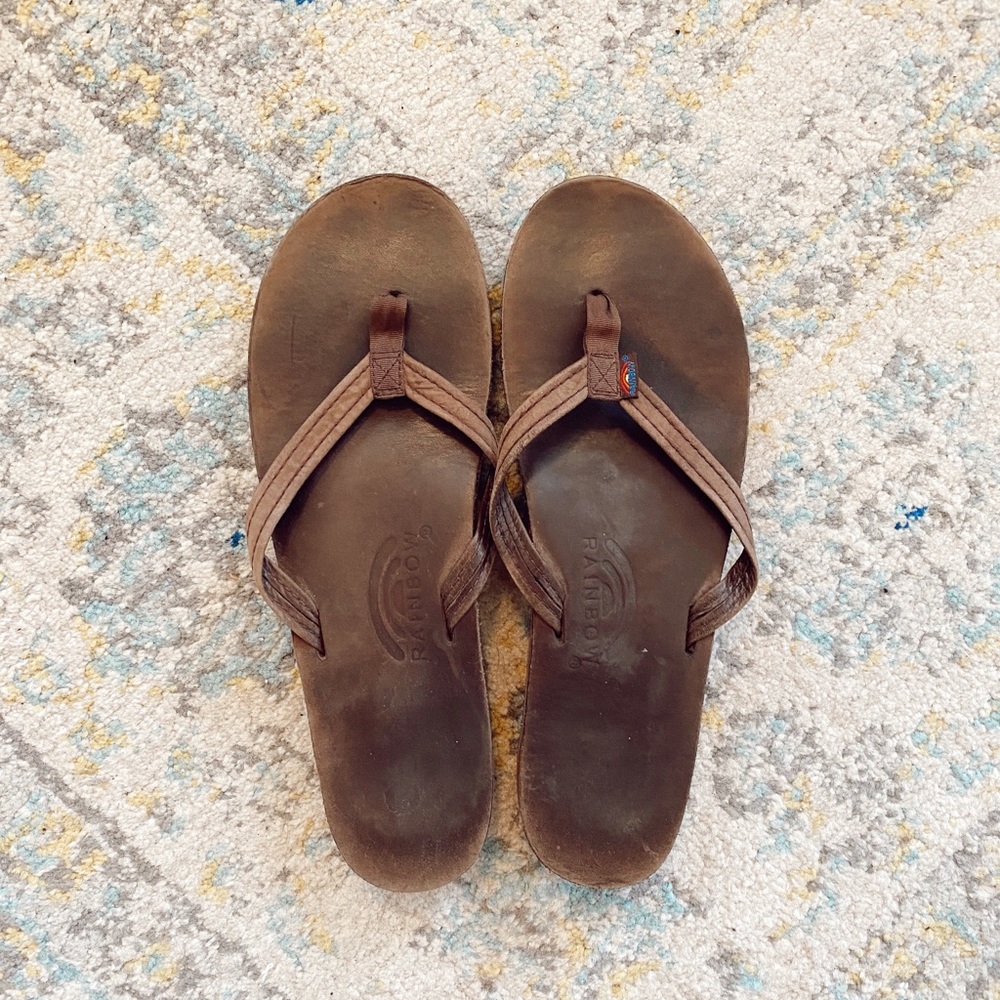 Rainbow women’s brown thin strap sandals - size 9.5